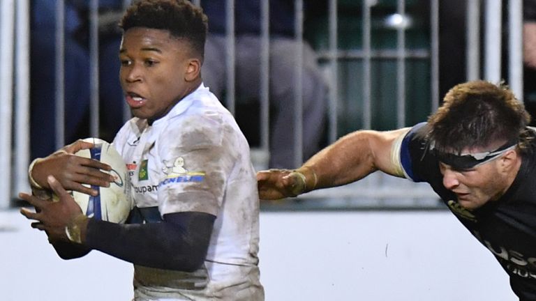 Samuel Ezeala scores a try against Bath