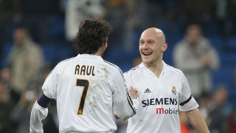 MADRID, SPAIN - JANUARY 16: Real Madrid.s new signing Thomas Gravesen (R) laughs with captain Raul Gonzalez at the end of a Primera Liga soccer match between Real Madrid and Zaragoza at the Bernabeu on January 16, 2005 in Madrid, Spain. Real won 3-1. (Photo by Denis Doyle/Getty Images) *** Local Caption *** Thomas Gravesen;Raul Gonzalez
