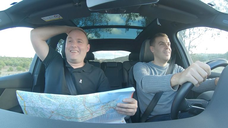 Tubes and Smithy had to use their navigation skills on a road trip from Faro to Braga, planned by Hankook