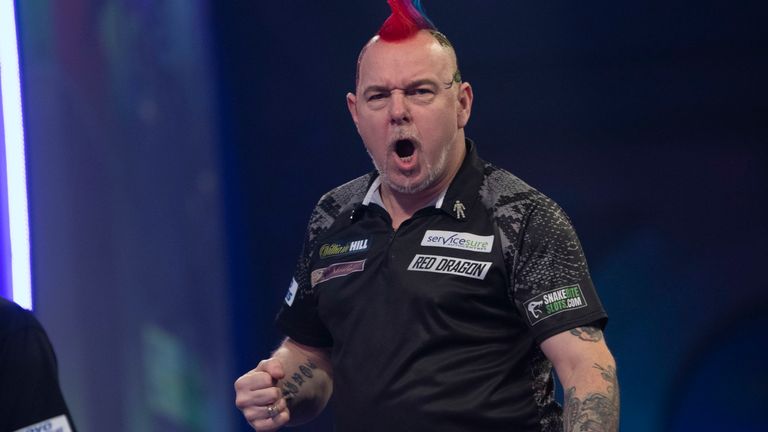 WILLIAM HILL PDC WORLD CHAMPIONSHIP  2020.ALEXANDRA PALACE.LONDON.PIC;LAWRENCE LUSTIG.SEMI FINAL.GERWYN PRICE V PETER WRIGHT.PETER WRIGHT IN ACTION