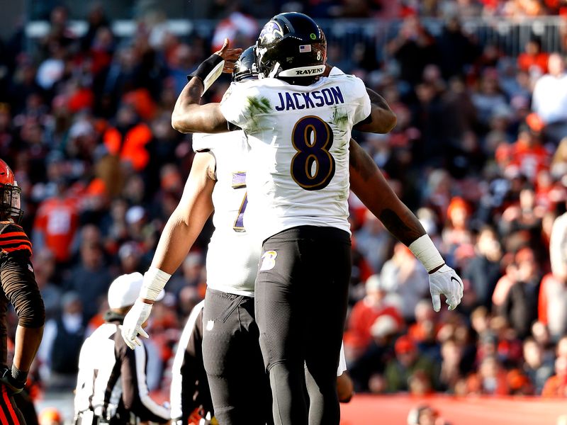 Baltimore, United States. 01st Nov, 2020. Baltimore Ravens quarterback  Lamar Jackson (8) is stopped by Pittsburgh Steelers linebacker Vince  Williams (98) on the 1 yard line during the first half at M&T