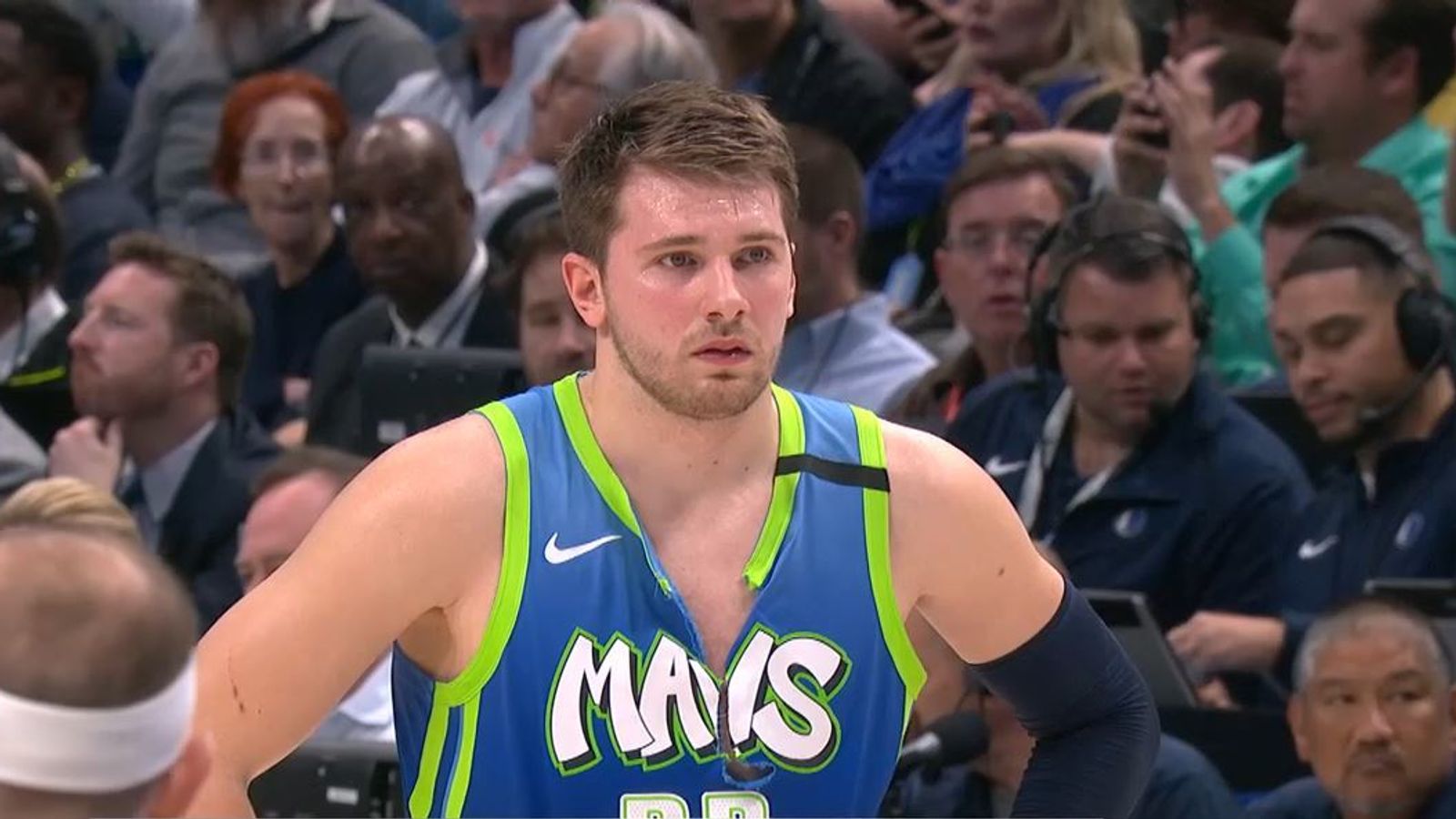 Luka Doncic Tears His Dallas Mavericks Jersey In Frustration Against La Lakers Nba News The
