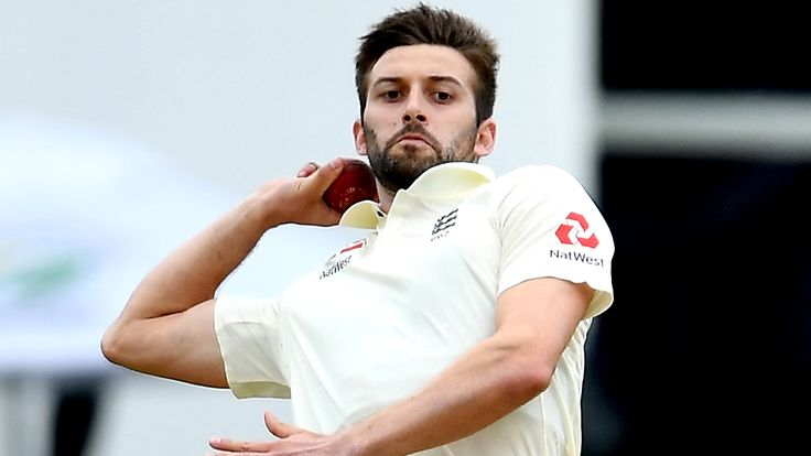 Mark Wood of England bowls during day 3 of the 3rd Test match between South Africa and England at St Georges Park on January 18, 2020 in Port Elizabeth, South Africa. (Photo by Ashley Vlotman/Gallo Images)