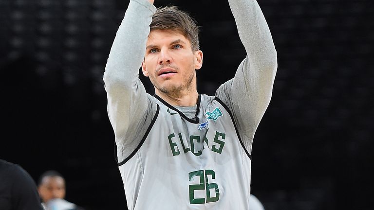Giannis Details How New Bucks Teammate Kyle Korver Is Helping Him with Jump  Shot, News, Scores, Highlights, Stats, and Rumors