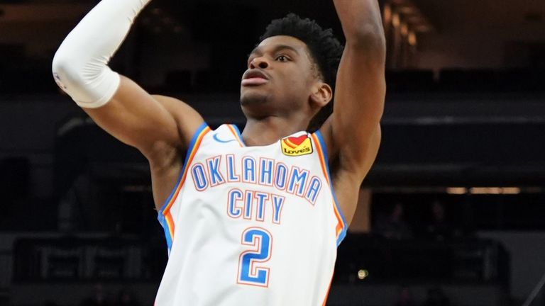 Shai Gilgeous-Alexander lanza un puente en el camino a su primera carrera triple-doble