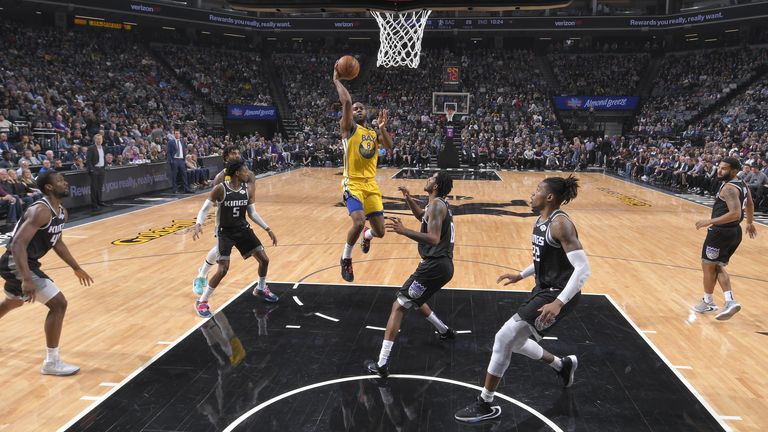 Alec Burks of the Golden State Warriors shoots the ball against the Sacramento Kings