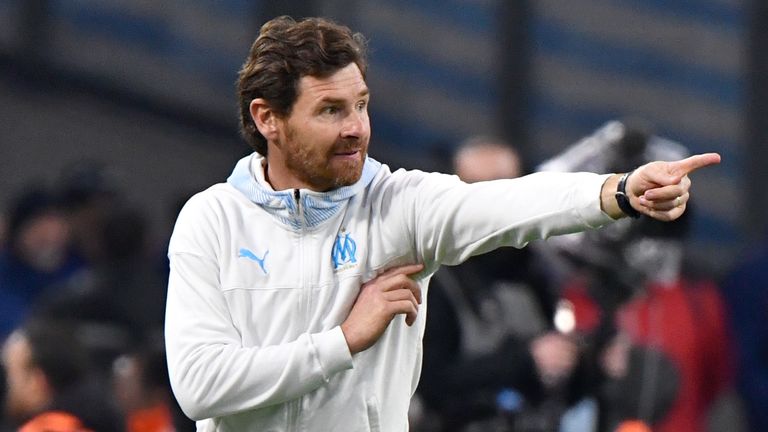 Marseille&#39;s coach Andre Villas Boas gestures to his players in the stalemate