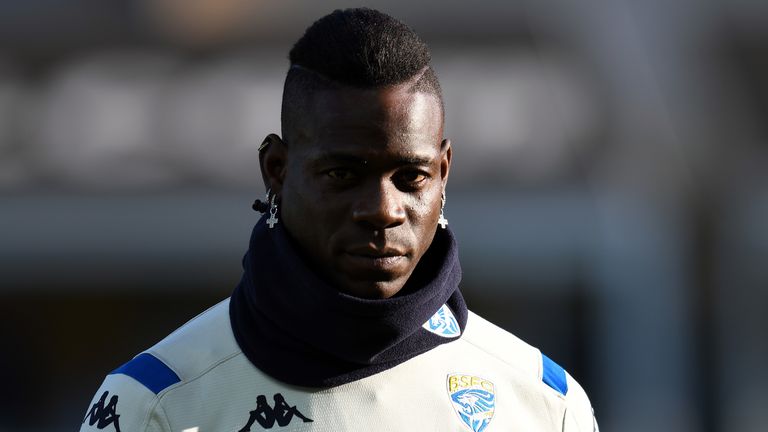 PARMA, ITALY - DECEMBER 22: Mario Balotelli of Brescia Calcio looks on during the Serie A match between Parma Calcio and Brescia Calcio at Stadio Ennio Tardini on December 22, 2019 in Parma, Italy. (Photo by Alessandro Sabattini/Getty Images)