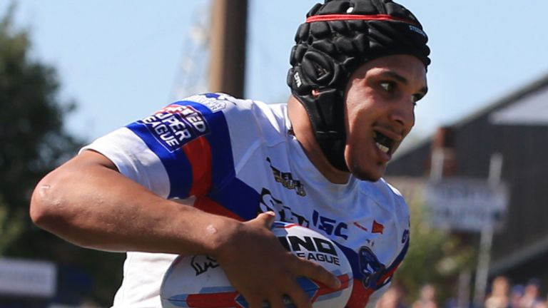 Ben Jones-Bishop of Wakefield Trinity about to score a try