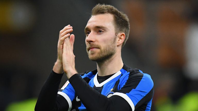 Christian Eriksen salió de la banca cuando el Inter de Milán venció a la Fiorentina en el San Siro