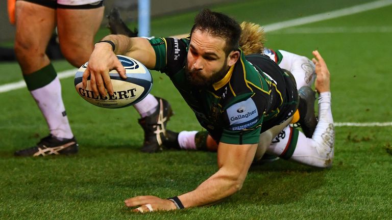  Cobus Reinach scores for Saints