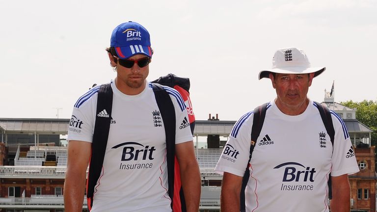 Alastair Cook (L) with Graham Gooch and Graeme Swann at Lord's
