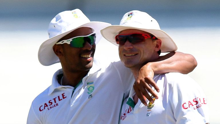 South Africa's Vernon Philander (L) and Dale Steyn