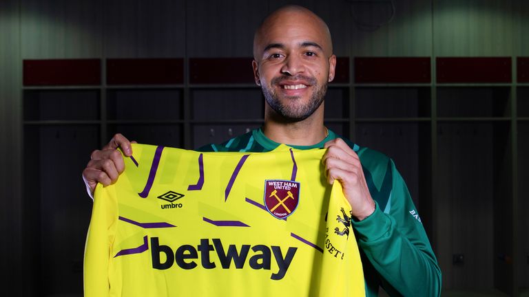 Darren Randolph comenzará contra Everton después de completar su transferencia a West Ham esta semana.