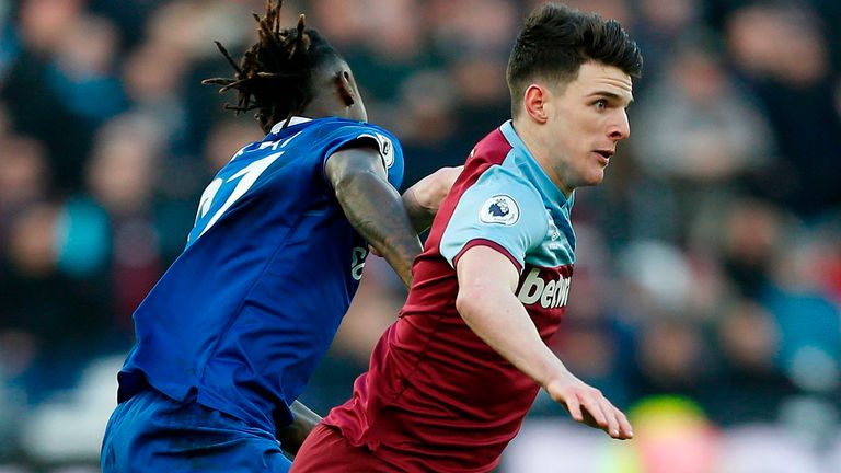 Declan Rice en acción contra el Everton