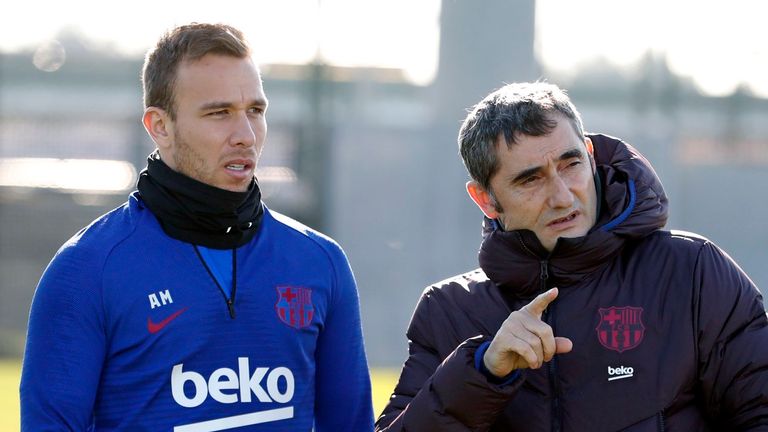 Ernesto Valverde with Arthur @FCBarcelona