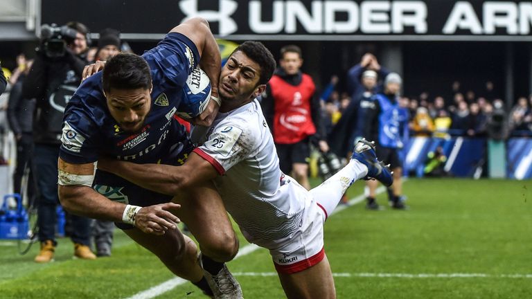 Clermont's full-back Isaia Toeava 