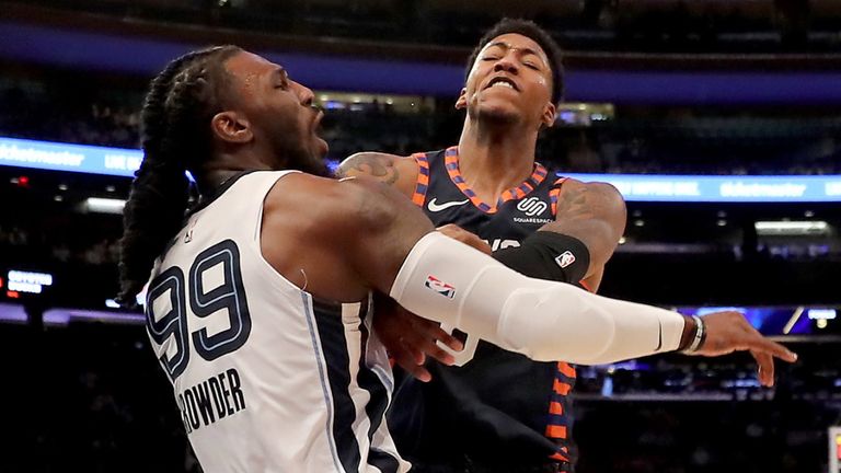 Elfrid Payton (r) and Jae Crowder clash during Memphis' win in New York 