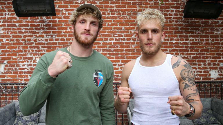 Logan Paul (L) and Jake Paul