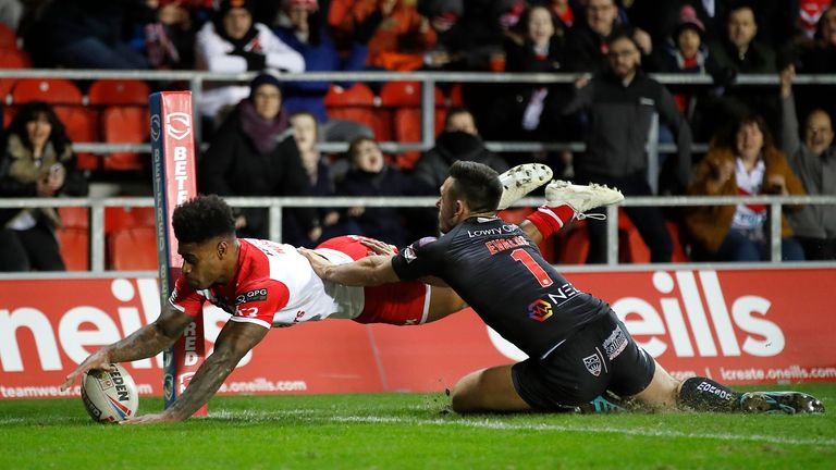  Kevin Naiqama goes over for his 2nd try against Salford 