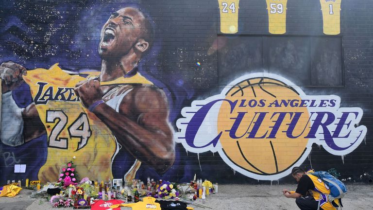 Kobe & Gianna Bryant Murals on X: Bad Bunny with the purple and gold outfit  and Lakers jersey tribute for Kobe Bryant On 2/24 at “STAPLES Center”   / X