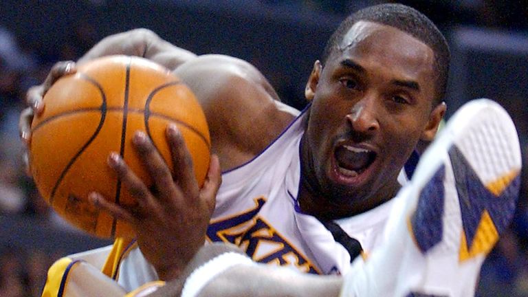 Kobe Bryant en acción para los Lakers de  Los Ángeles