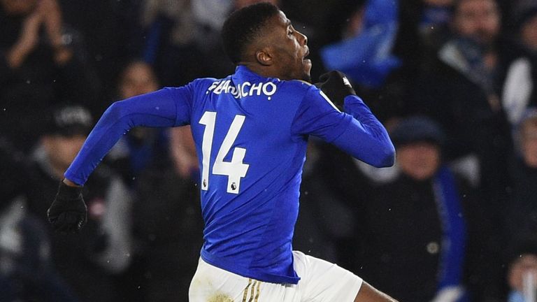 Kelechi Iheanacho celebra anotando el empate para Leicester