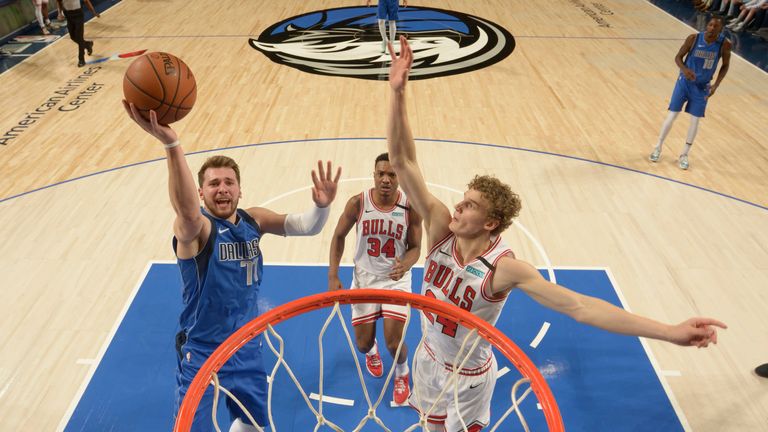 Luka Doncic of the Dallas Mavericks shoots the ball against the Chicago Bulls