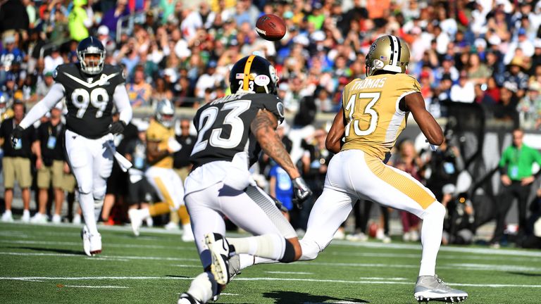 Michael Thomas abrió el marcador con un pase de 16 yardas del compañero de equipo de los New Orleans Saints, Drew Brees