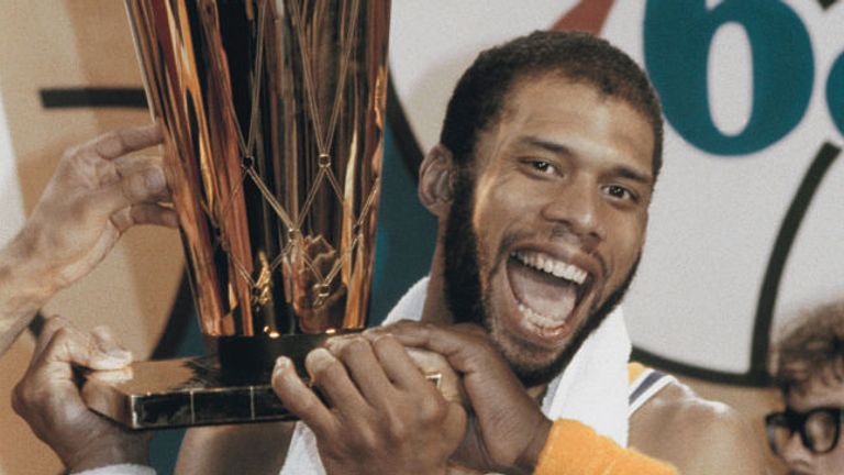 Kareem Abdul-Jabaar's 38,387 points has appeared untouchable for years. Could LeBron pass him?