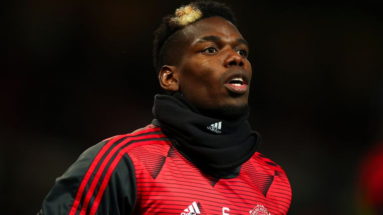 Al mediocampista del Manchester United Paul Pogba le quitaron un yeso del tobillo