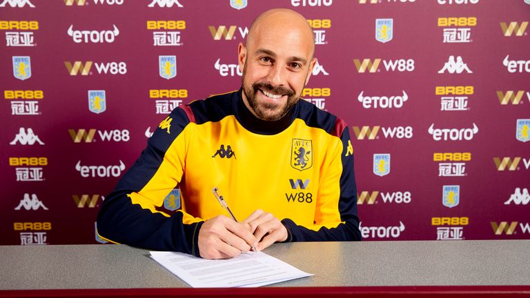 Pepe Reina signs for Aston Villa