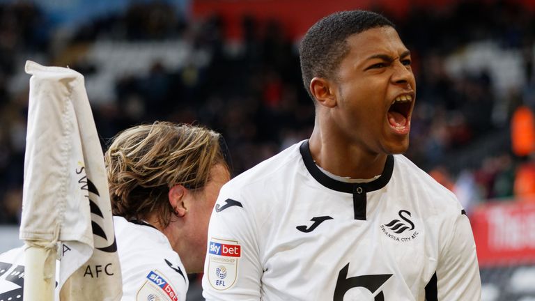 Rhian Brewster se unió a Swansea en préstamo de Liverpool