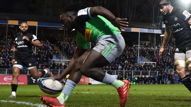 Gabriel Ibitoye crosses for Quins' second try in six first-half minutes