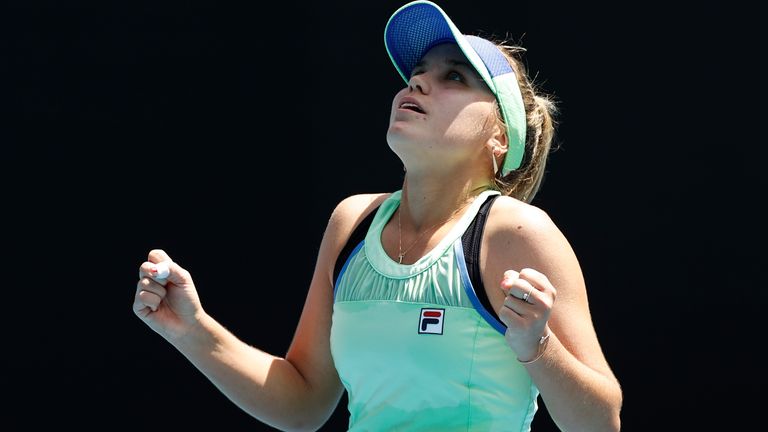 Sofia Kenin trails the head-to-head against Barty 4-1