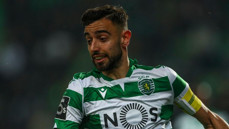 LISBON, PORTUGAL - JANUARY 17: Bruno Fernandes of Sporting CP in action during the Liga Nos round 17 match between Sporting CP and SL Benfica at Estadio Jose Alvalade on January 18, 2020 in Lisbon, Portugal. (Photo by Carlos Rodrigues/Getty Images)