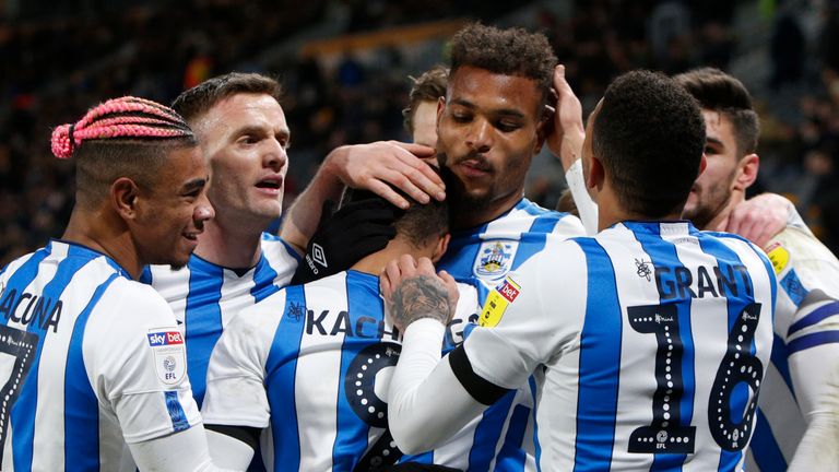 HUDDERSFIELD, ENGLAND - DECEMBER 15:  during the Premier League match between Huddersfield Town and Newcastle United at John Smith's Stadium on December 15, 2018 in Huddersfield, United Kingdom. (Photo by John Early/Getty Images)