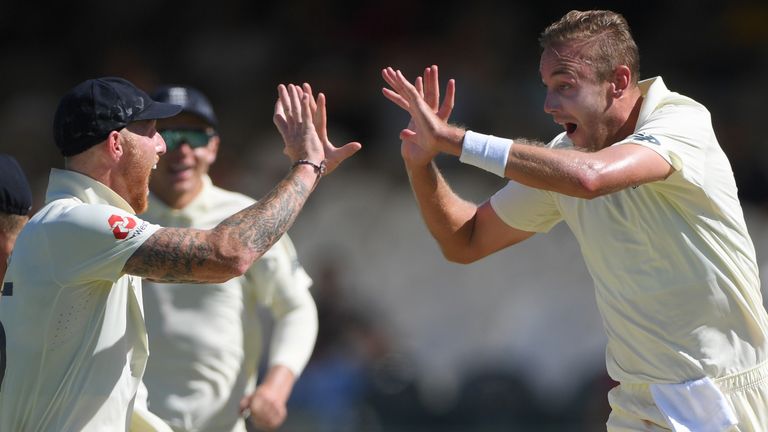 Stuart Broad celebrates the wicket of Rassie van der Dussen