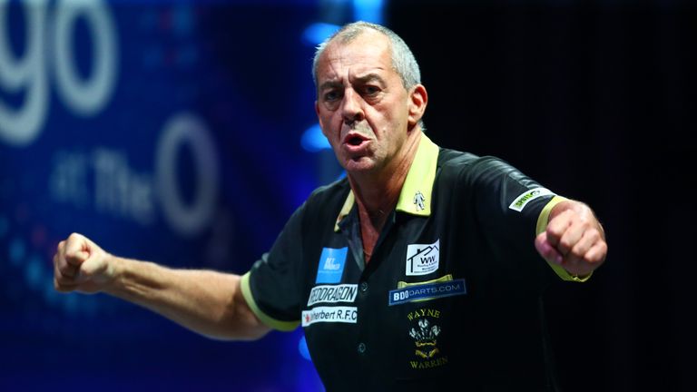 Wayne Warren is the oldest ever BDO world champion