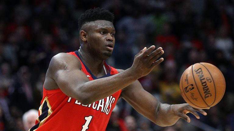 Zion Williamson #1 of the New Orleans Pelicans passes the ball against the San Antonio Spurs at Smoothie King Center on January 22, 2020 in New Orleans, Louisiana. 