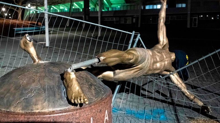 A statue of Zlatan Ibrahimovic outside Malmo FF’s stadium has been cut down 