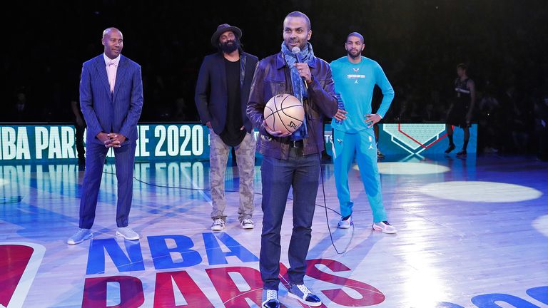 Tony Parker thanks the crowd at the AccorsHotel Arena 
