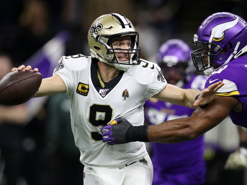 Kirk Cousins With The New Chain After Win Against Saints, Minnesota  Vikings, Kirk Cousins, New Orleans Saints, Minnesota