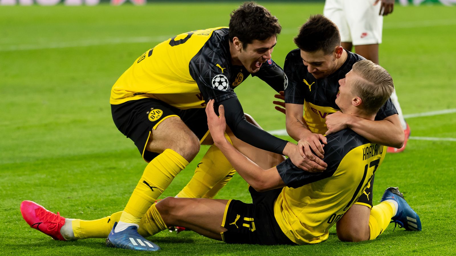 Borussia Dortmund 2-1 PSG: Erling Haaland's Double Gives Dortmund Edge ...