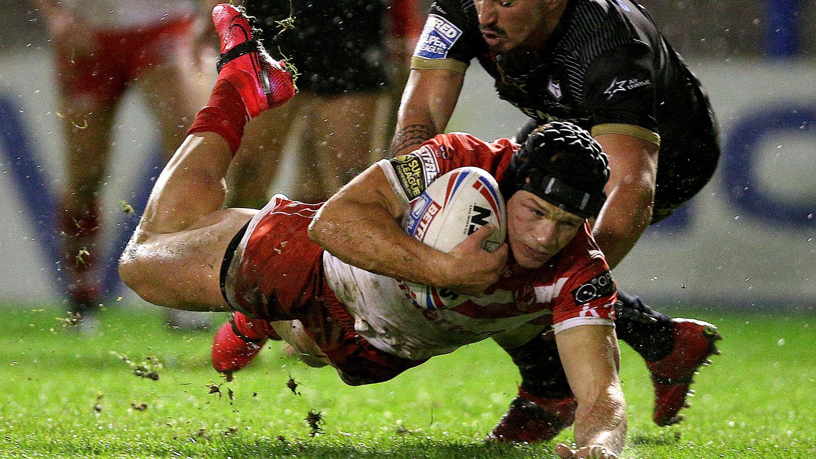 Toronto Wolfpack 0-32 St Helens: Jonny Lomax inspires Saints to