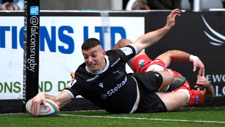 NEWCASTLE UPON TYNE, ENGLAND - NOVEMBER 17: Adam Radwan of Newcastle Falcons scores his sides first try during the Greene King IPA Championship match between Newcastle Falcons and Coventry at Kingston Park on November 17, 2019 in Newcastle upon Tyne, England. (Photo by George Wood/Getty Images)