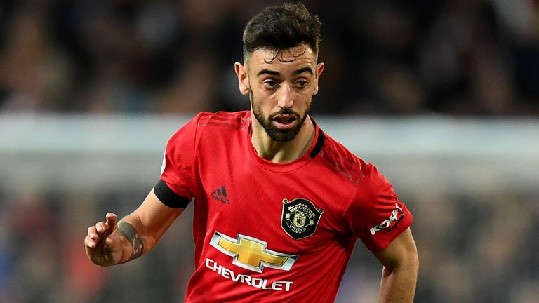 Bruno Fernandes in Premier League action for Manchester United against Wolves