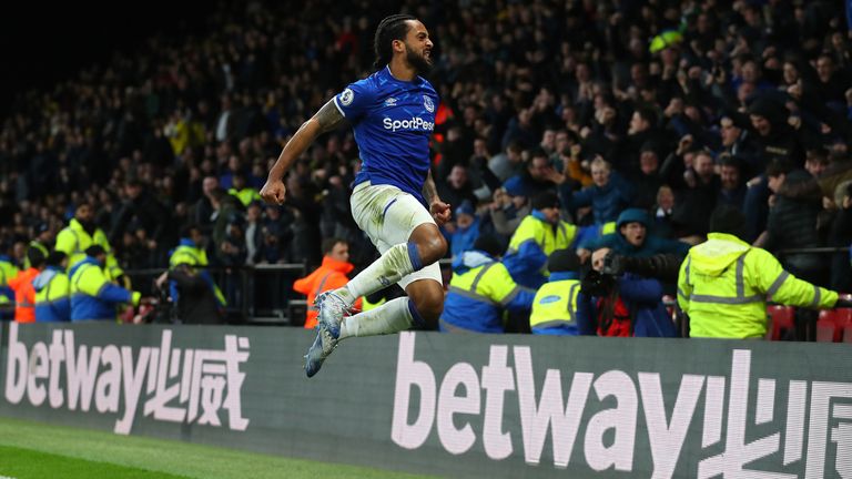 Walcott jumps for joy after completing Everton's stunning comeback