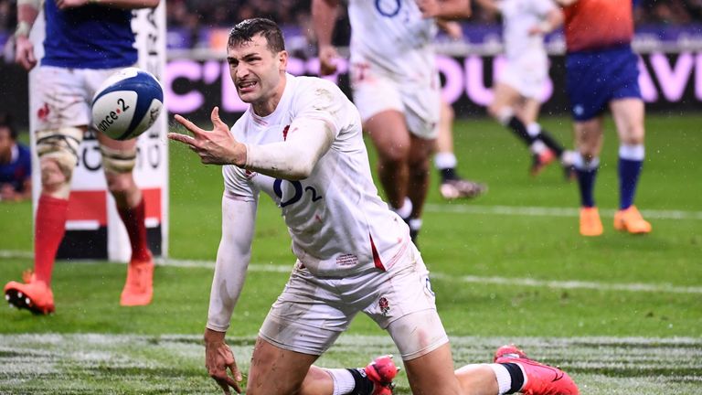  Jonny May celebrates scoring for England