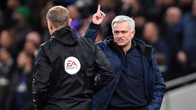 Jose Mourinho reacts on the touchline during Tottenham&#39;s match vs Manchester City